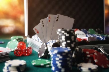 Sakong live dealer table on smartaoncash showing three cards and dealer hand